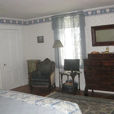 The Bridges Inn At Whitcomb House B&B Swanzey Exterior photo