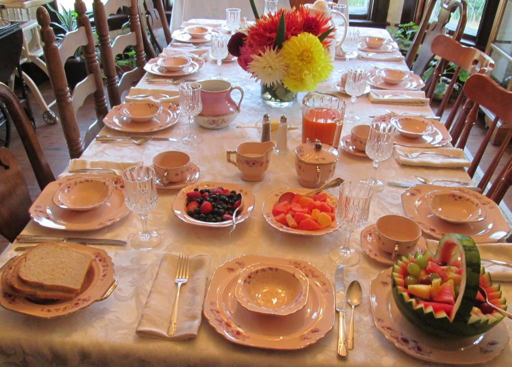 The Bridges At Whitcomb House Bed & Breakfast 3*