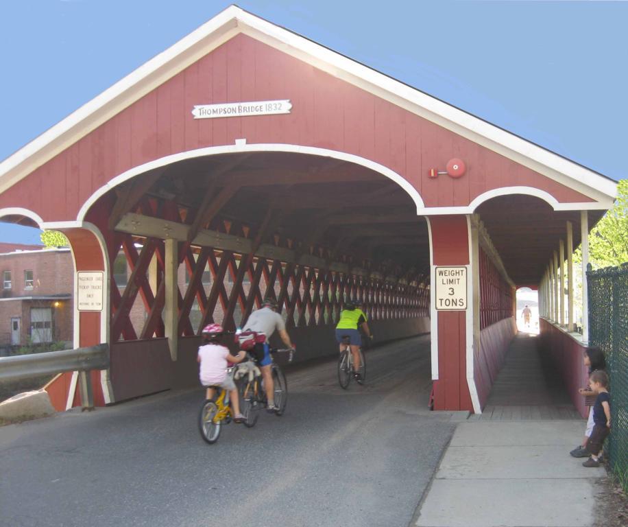 The Bridges At Whitcomb House Bed & Breakfast Swanzey